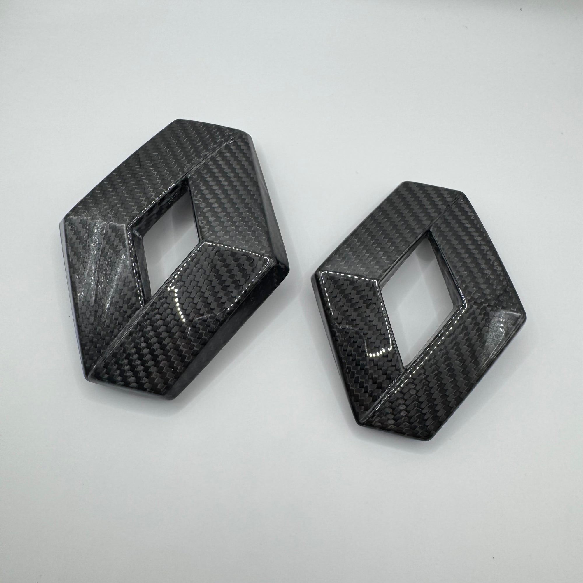 Front and rear carbon logo pack Mégane 3 RS phase 1 and 2